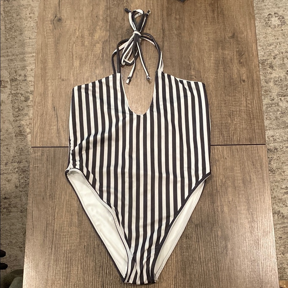 PrettyLittleThing Monochrome Striped Swimsuit, Sz L
